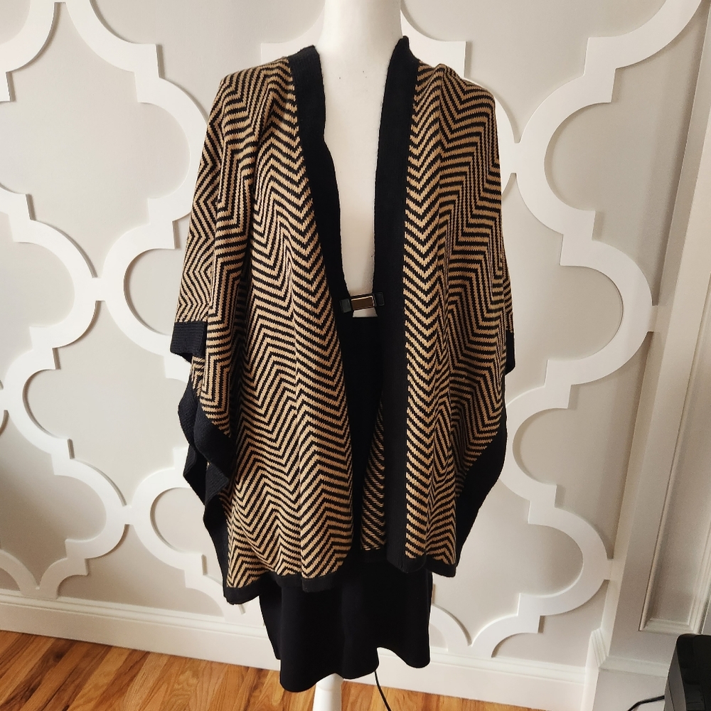 L/XL Chevron Cape - Picture 8 of 8